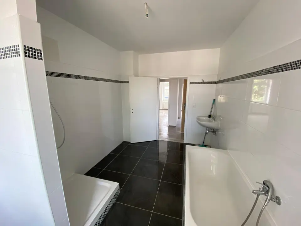 5 Zimmer Wohnung mit 95 m² in Zwickau – Bild 3