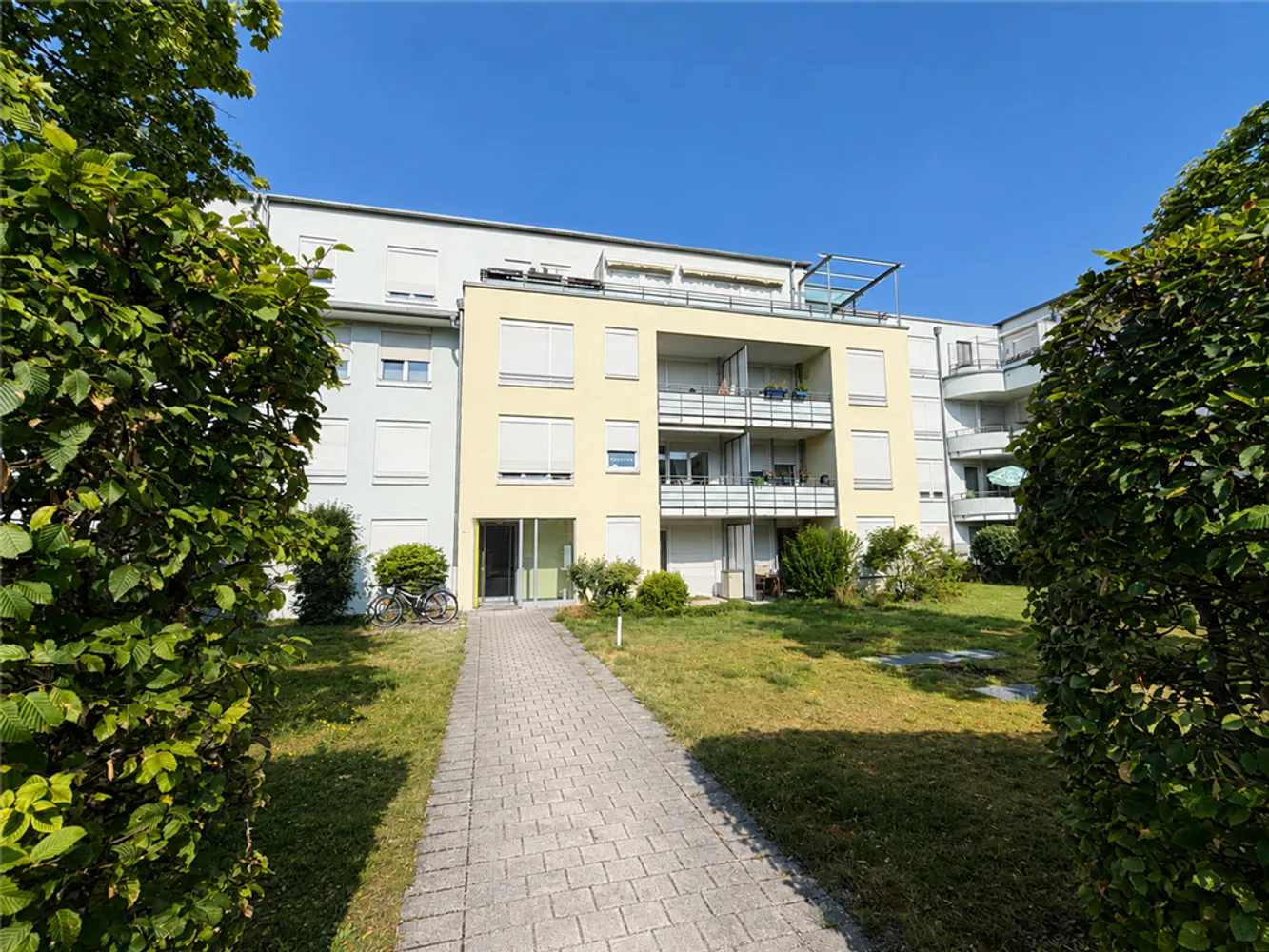 4 Zimmer Wohnung mit 103 m² in München – Bild 1