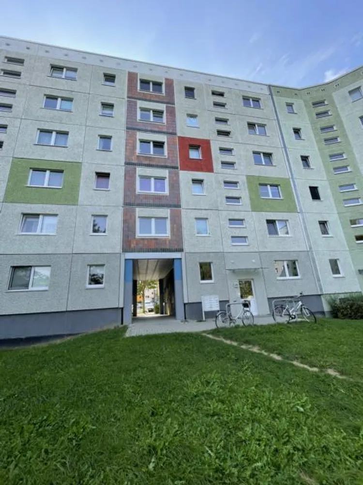 3 Zimmer Wohnung mit 64 m² in Rostock – Bild 2