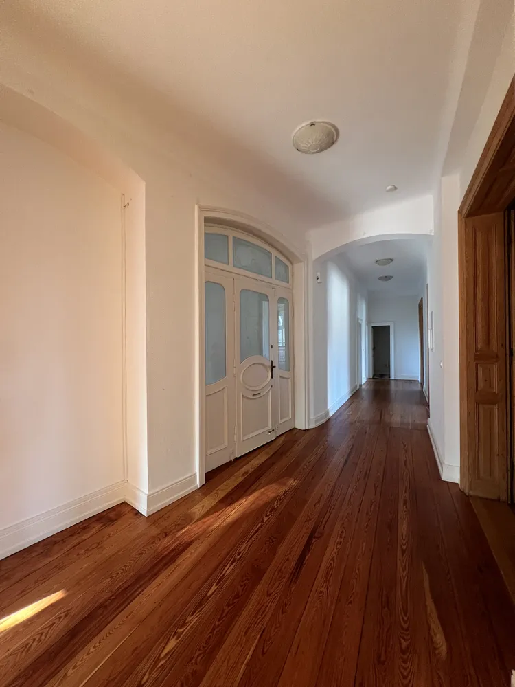 5 Zimmer Wohnung mit 165 m² in Wiesbaden – Bild 1