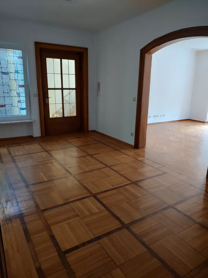 4 Zimmer Wohnung mit 120 m² in Sonneberg – Bild 2