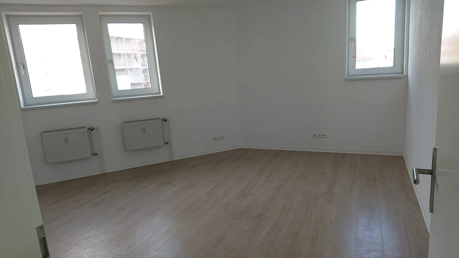 53 Zimmer Wohnung mit 150 m² in Magdeburg – Bild 1