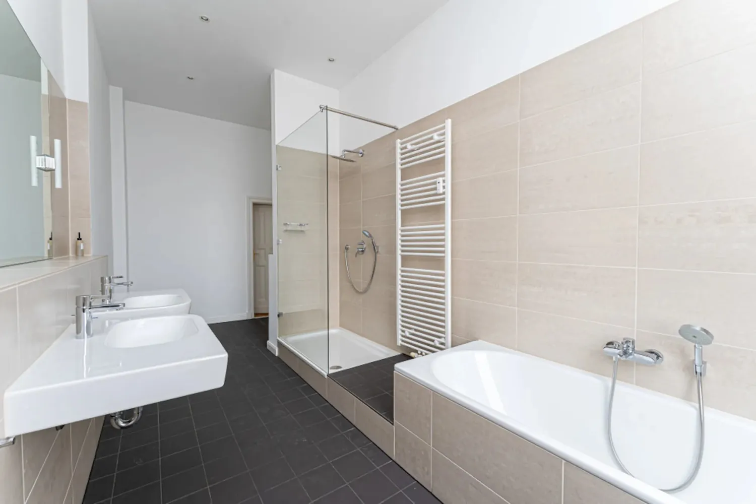 Shared room with 10 m² in Berlin – Photo 8