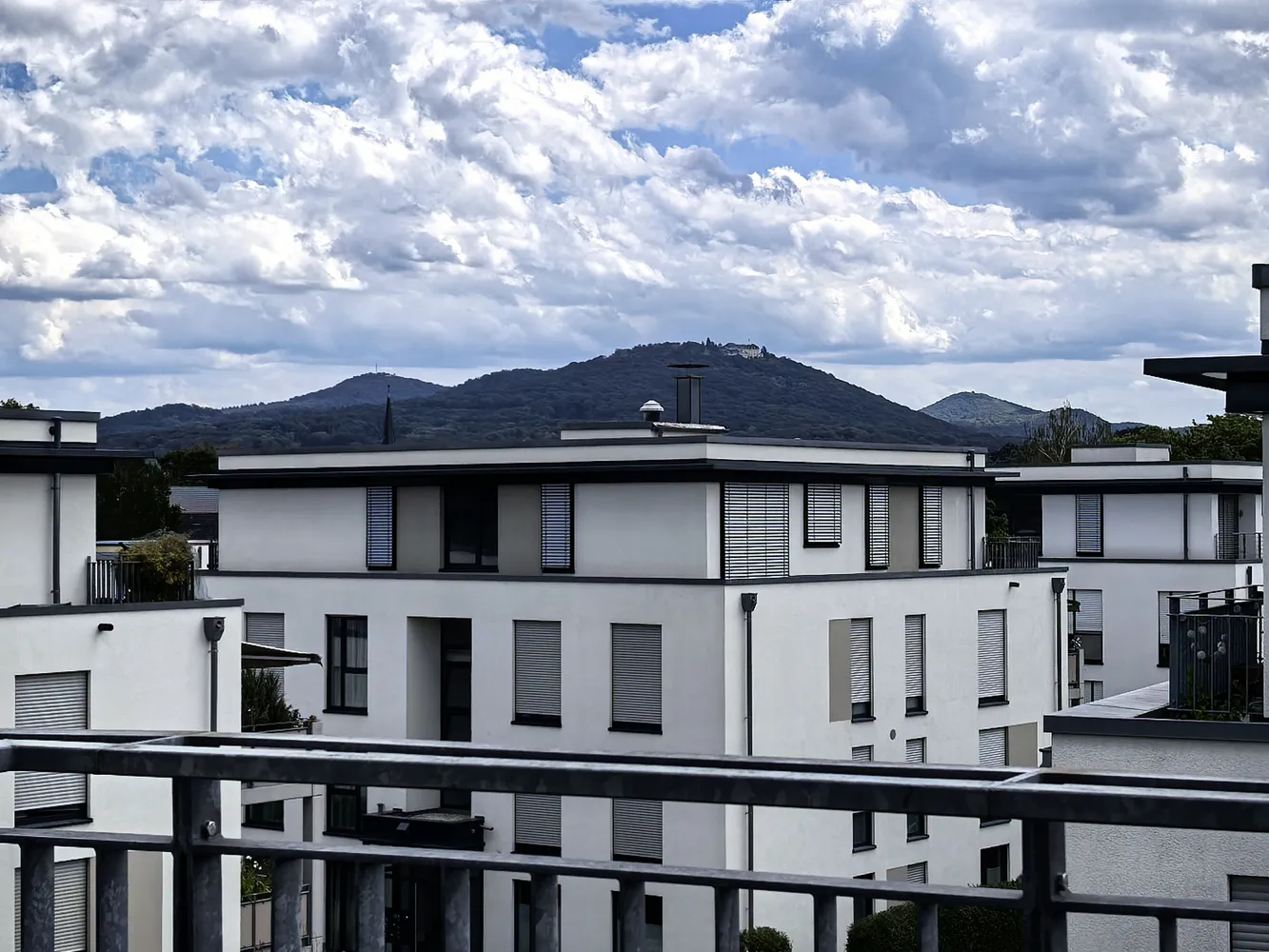 5 Zimmer Wohnung mit 145 m² in Bonn – Bild 1