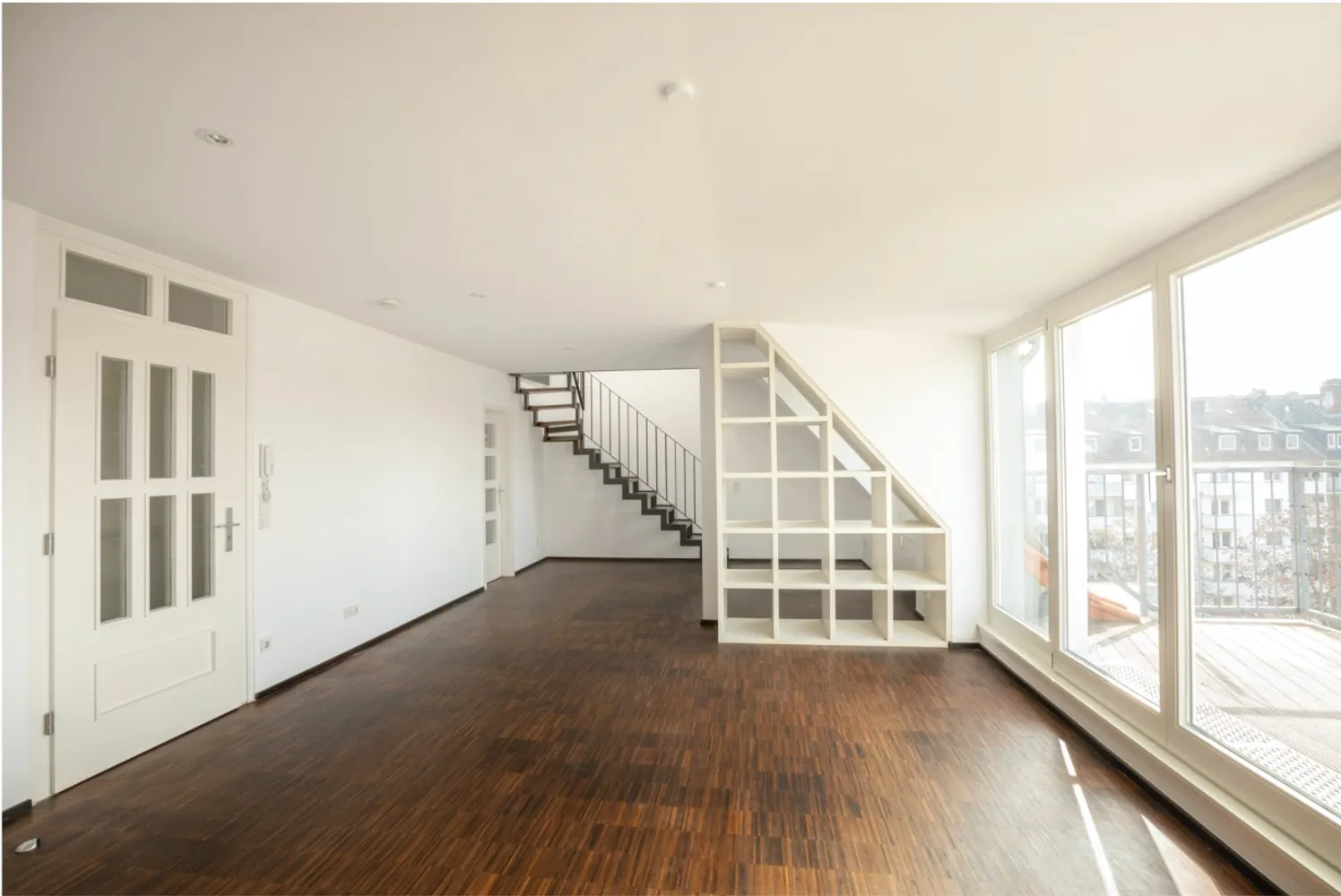 3 Zimmer Wohnung mit 111 m² in Düsseldorf – Bild 2