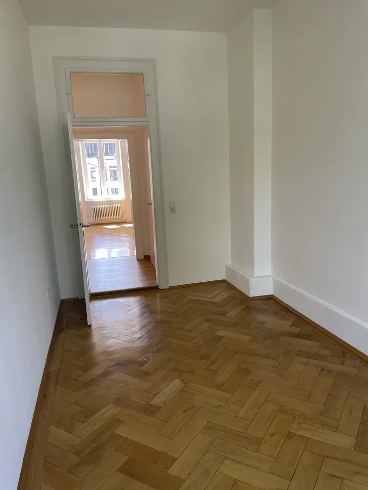 5 room apartment with 115 m² in Munich – Photo 5