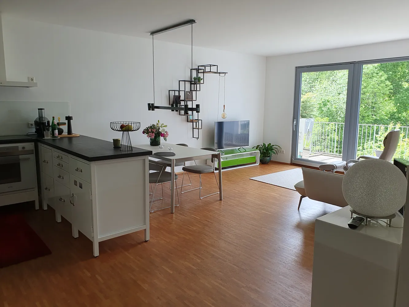 4 Zimmer Wohnung mit 106 m² in Düsseldorf – Bild 1