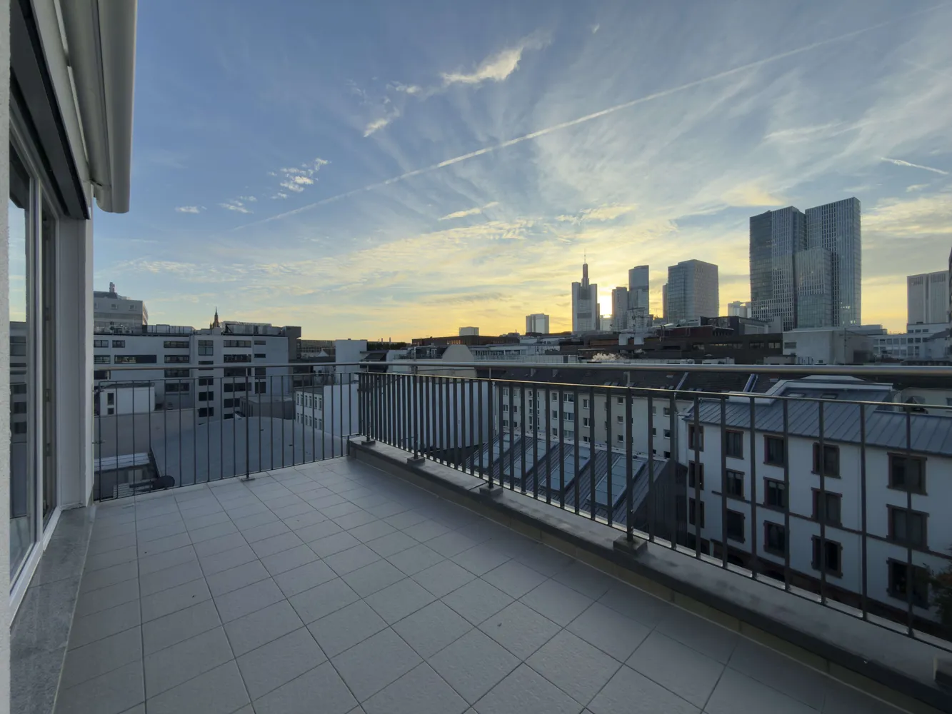 4 Zimmer Wohnung mit 247 m² in Frankfurt am Main – Bild 12