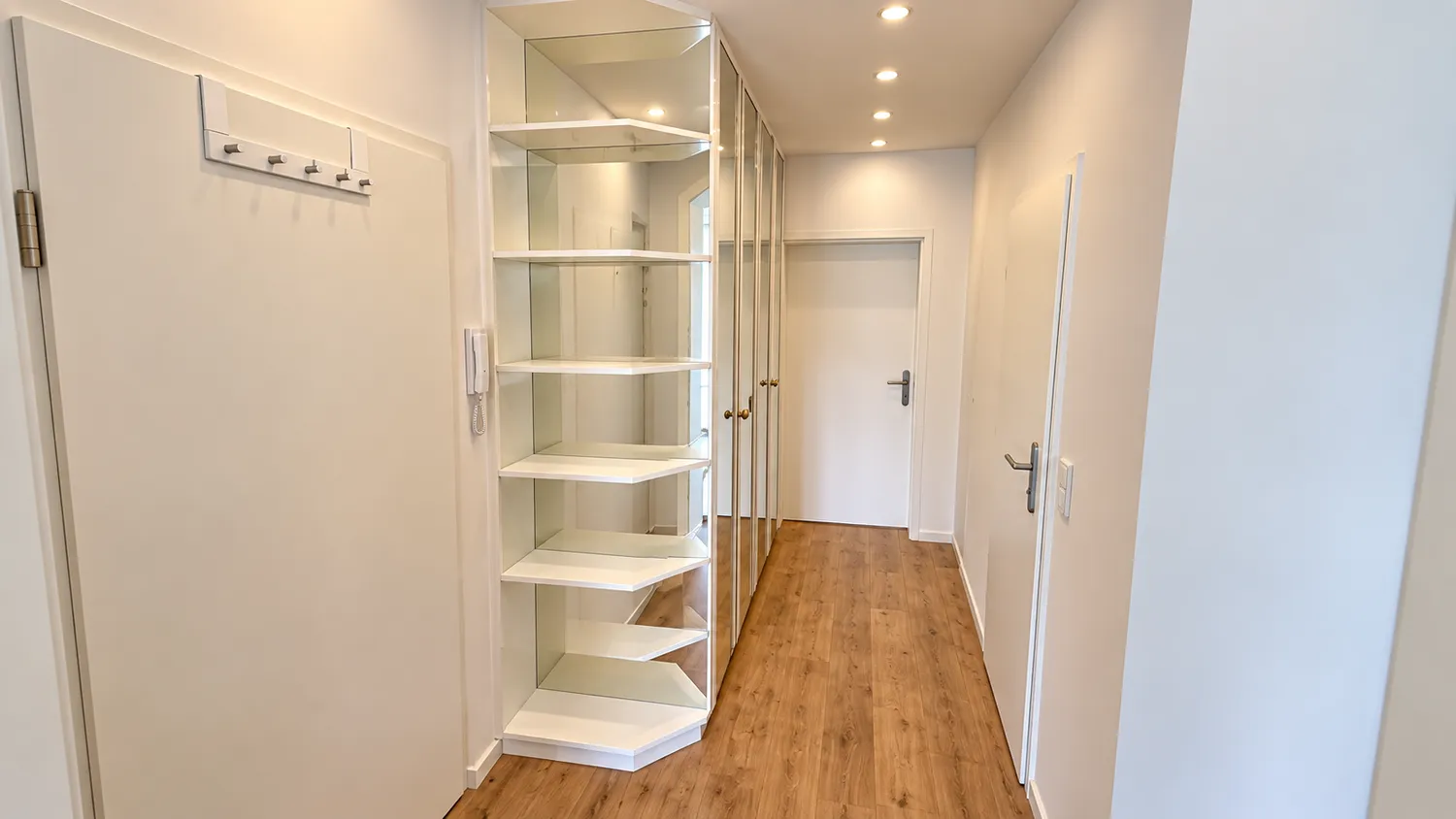2 Zimmer Wohnung mit 49 m² in Düsseldorf – Bild 2