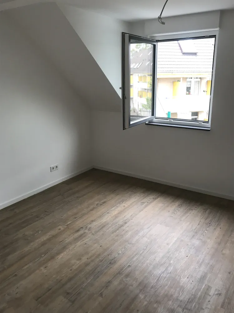 4 Zimmer Wohnung mit 105 m² in Düsseldorf – Bild 12