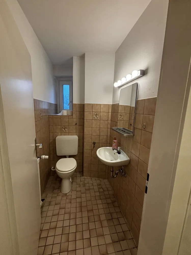 4 room apartment with 110 m² in Frankfurt am Main – Photo 1
