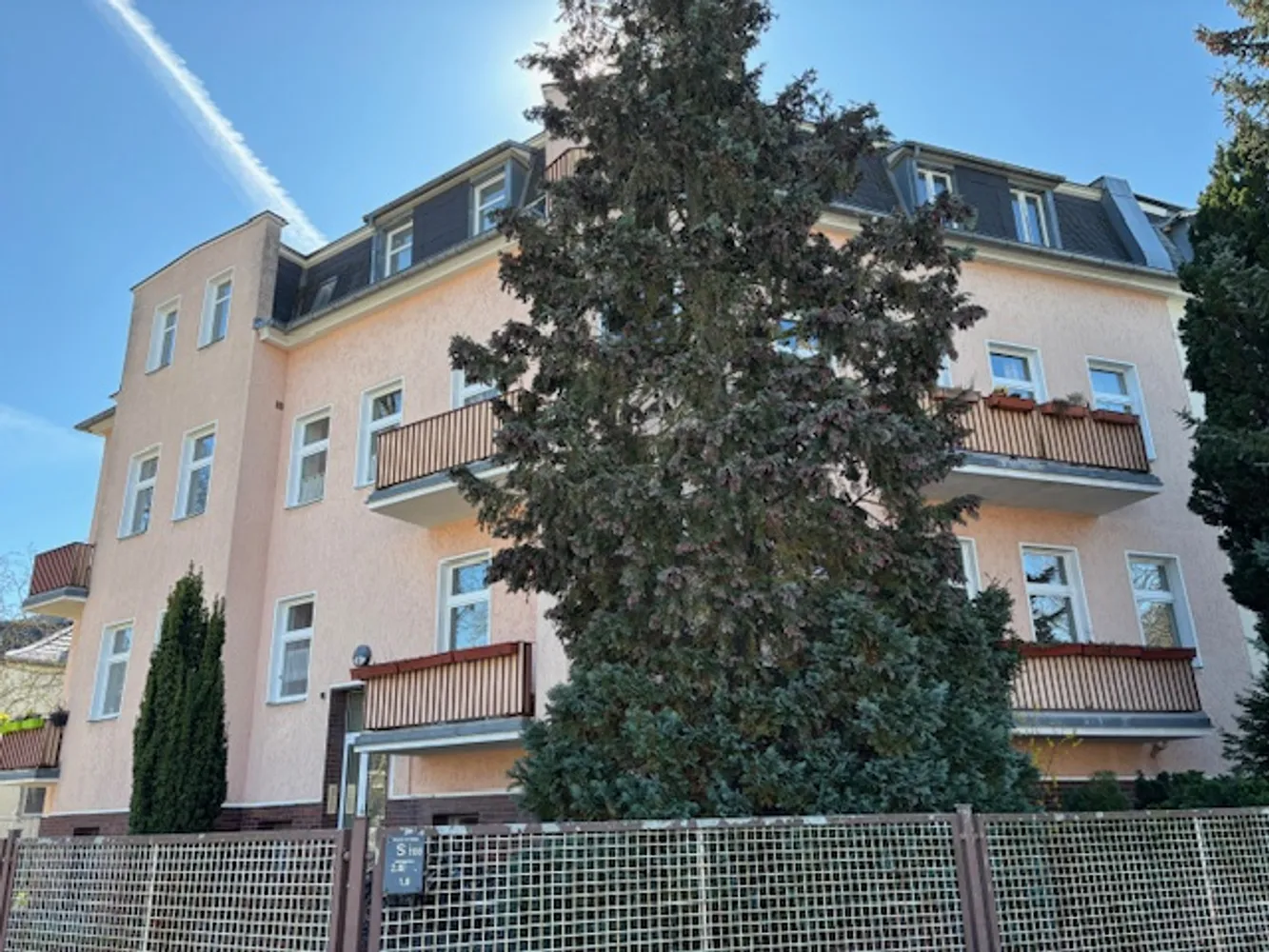 2 Zimmer Wohnung mit 84 m² in Berlin – Bild 1