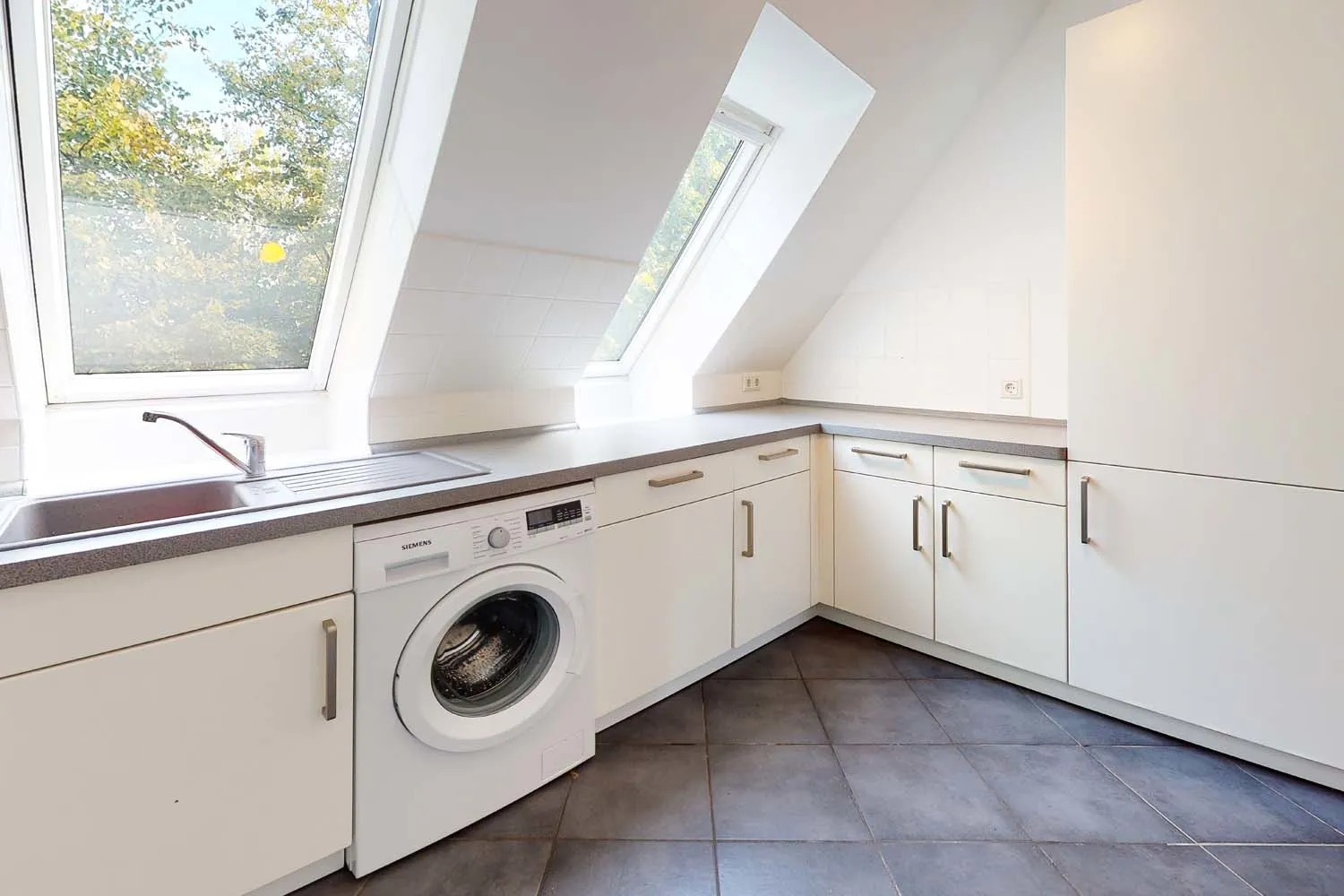 2 Zimmer Wohnung mit 85 m² in Düsseldorf – Bild 12