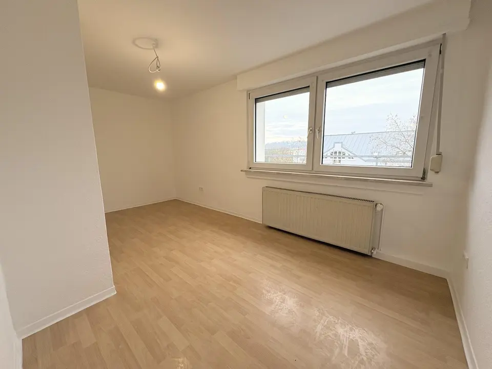 4 Zimmer Wohnung mit 116 m² in Saarbrücken – Bild 2