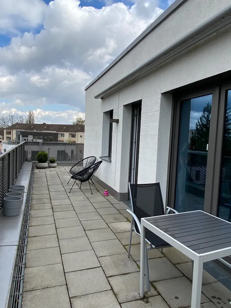 2 Zimmer Wohnung mit 81 m² in München – Bild 3