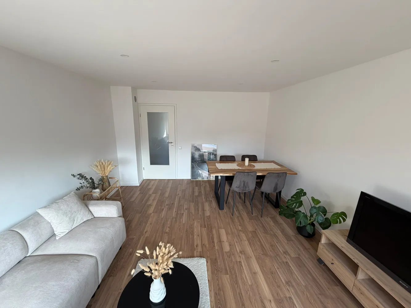 2 Zimmer Wohnung mit 60 m² in Karlsruhe – Bild 2