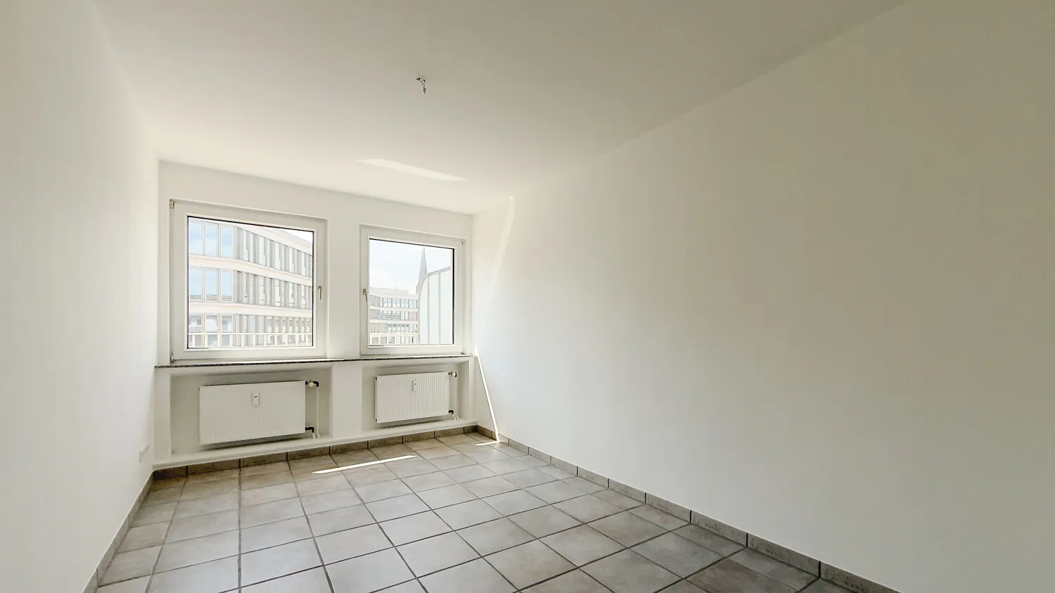 2 Zimmer Wohnung mit 82 m² in Düsseldorf – Bild 6