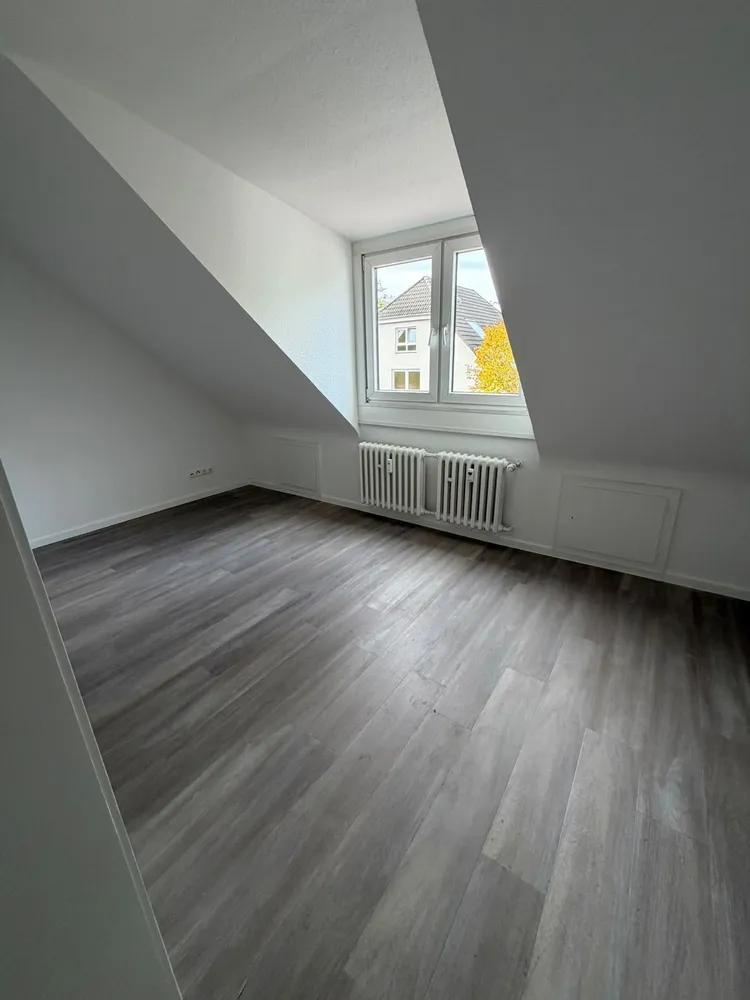 3 Zimmer Wohnung mit 108 m² in Düsseldorf – Bild 1