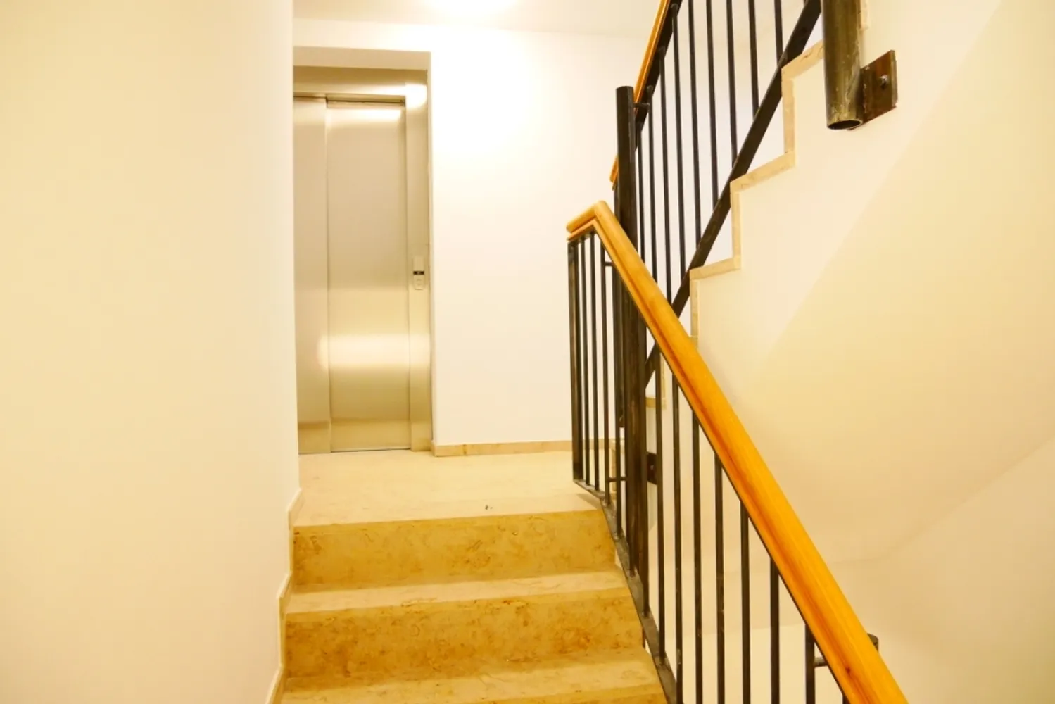 3 Zimmer Wohnung mit 93 m² in Düsseldorf – Bild 3