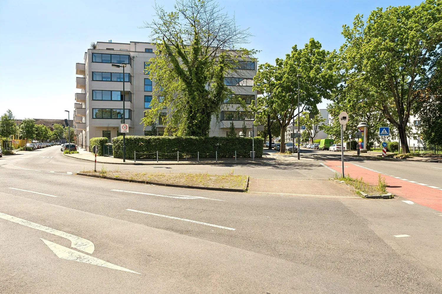 3 room apartment with 85 m² in Düsseldorf – Photo 2