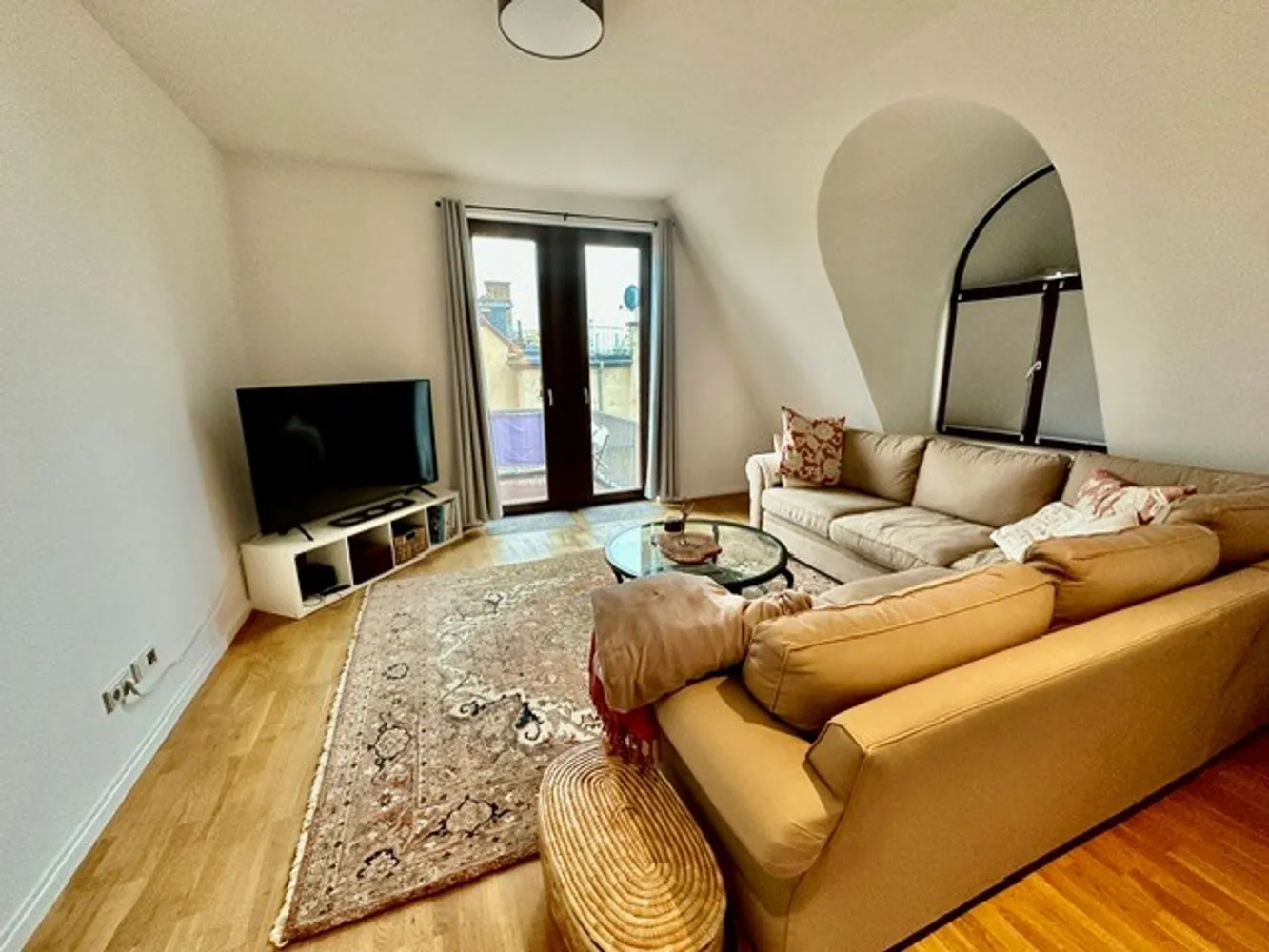 5 Zimmer Wohnung mit 201 m² in Wiesbaden – Bild 3
