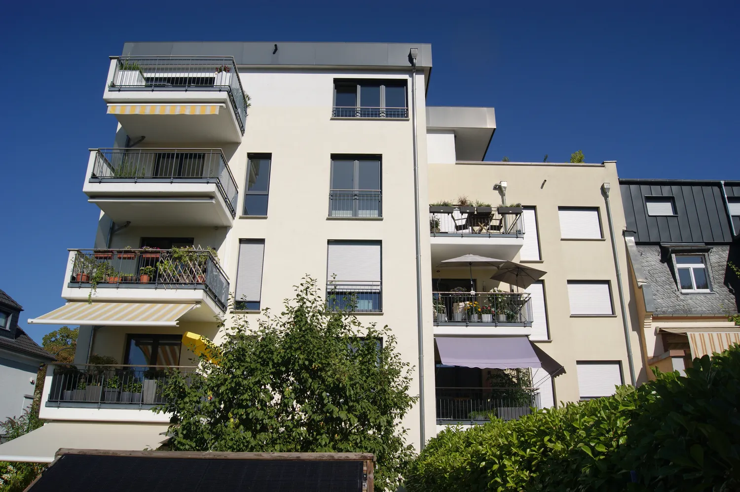 3 Zimmer Wohnung mit 92 m² in Frankfurt am Main – Bild 2