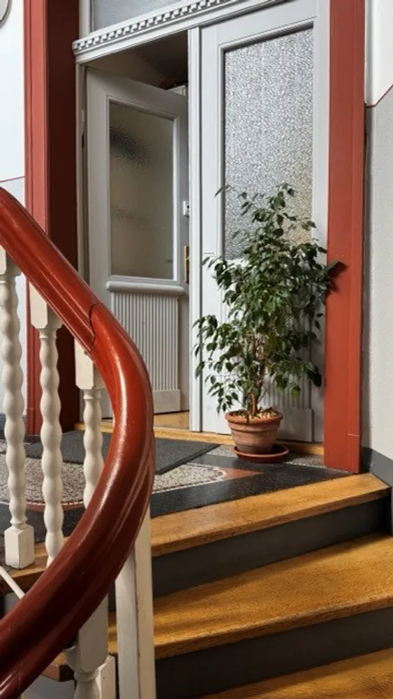 4 Zimmer Wohnung mit 140 m² in Hannover – Bild 1