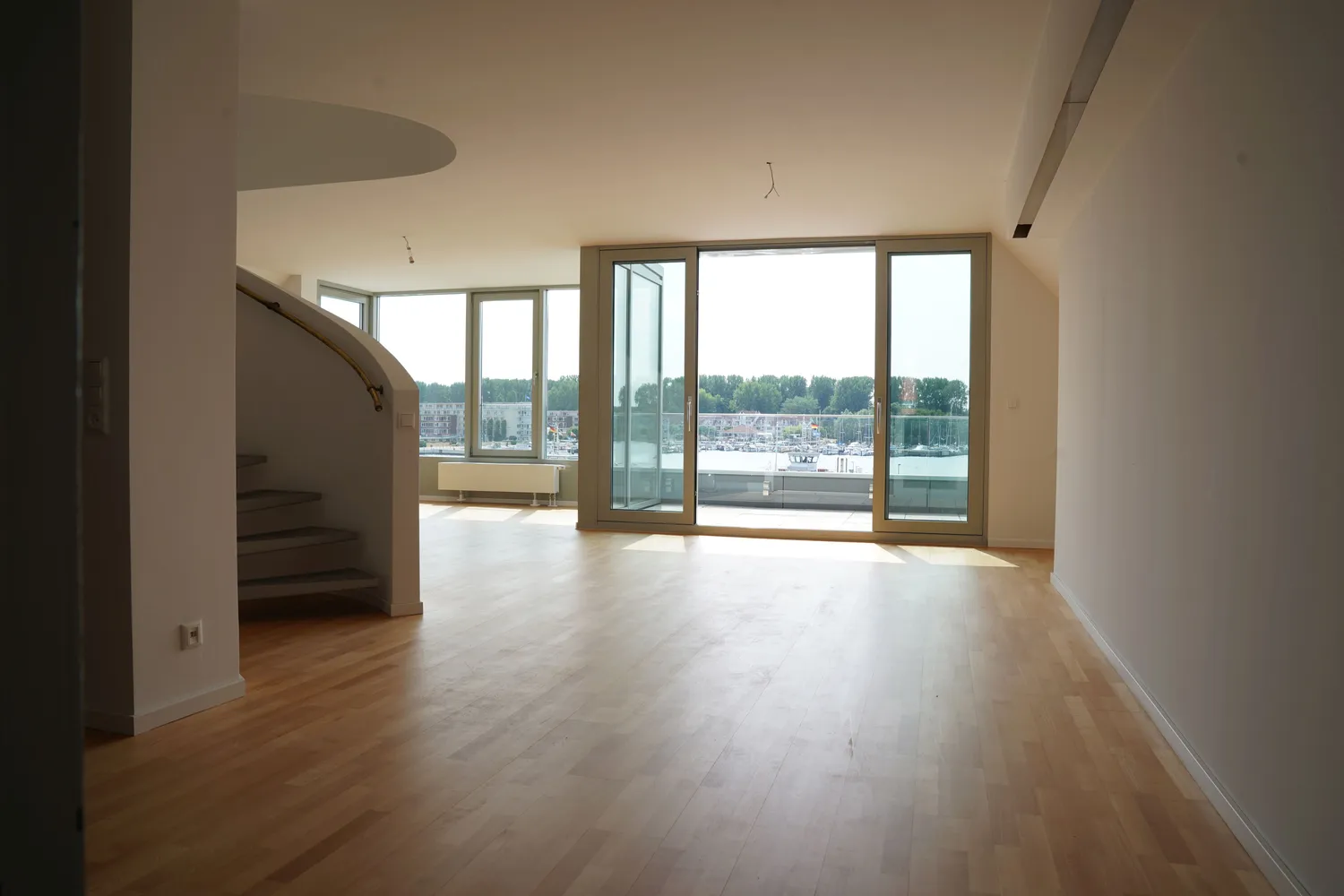 5 Zimmer Wohnung mit 168 m² in Lübeck – Bild 2