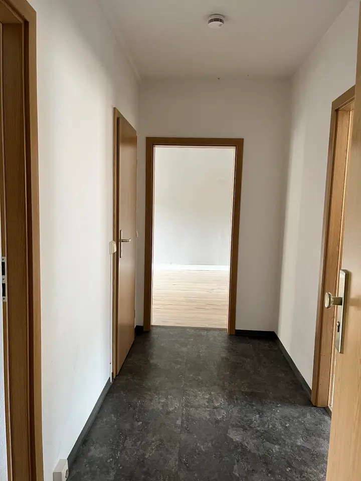4 Zimmer Wohnung mit 77 m² in Suhl – Bild 2