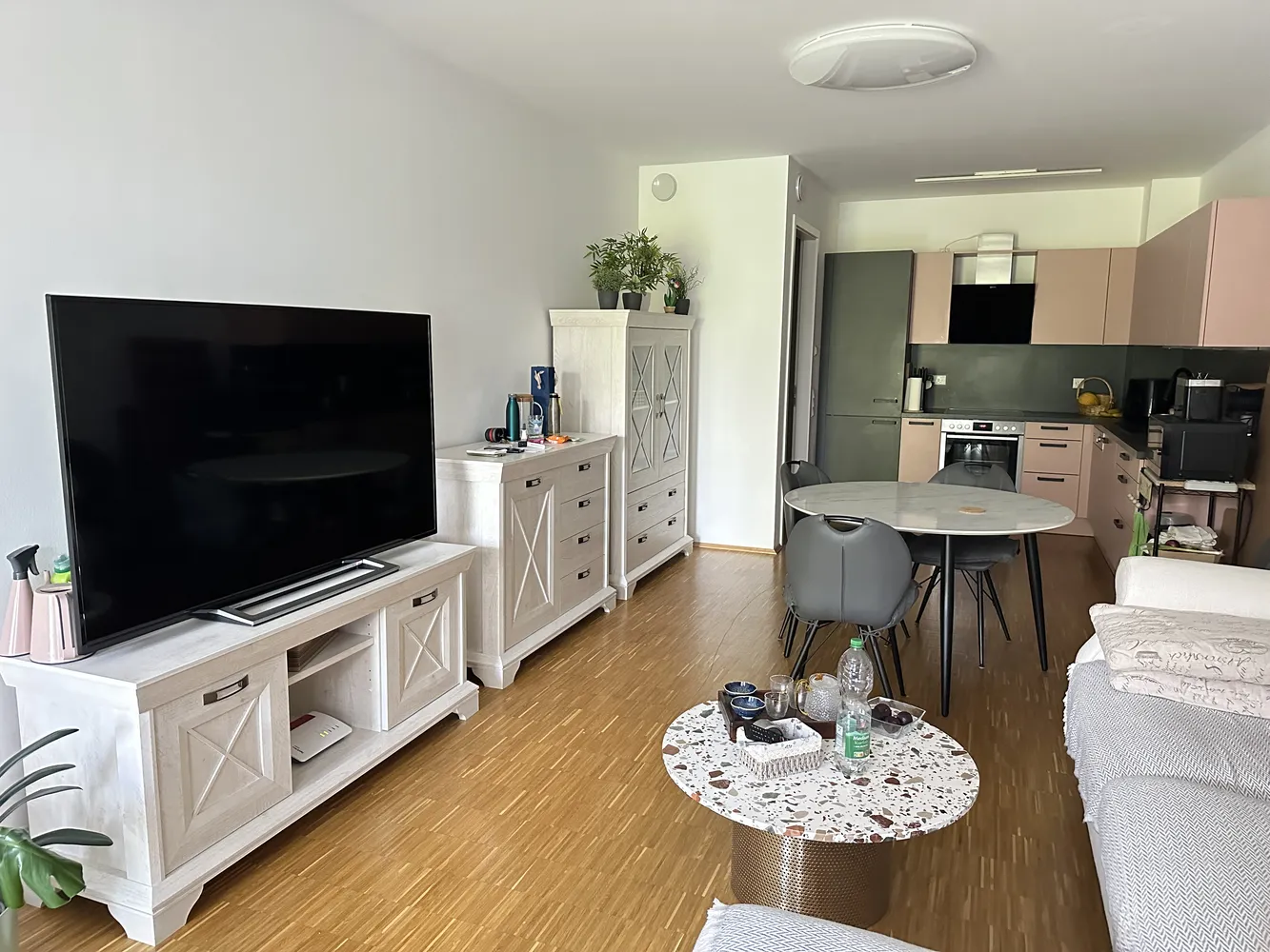 2 Zimmer Wohnung mit 65 m² in Köln – Bild 3