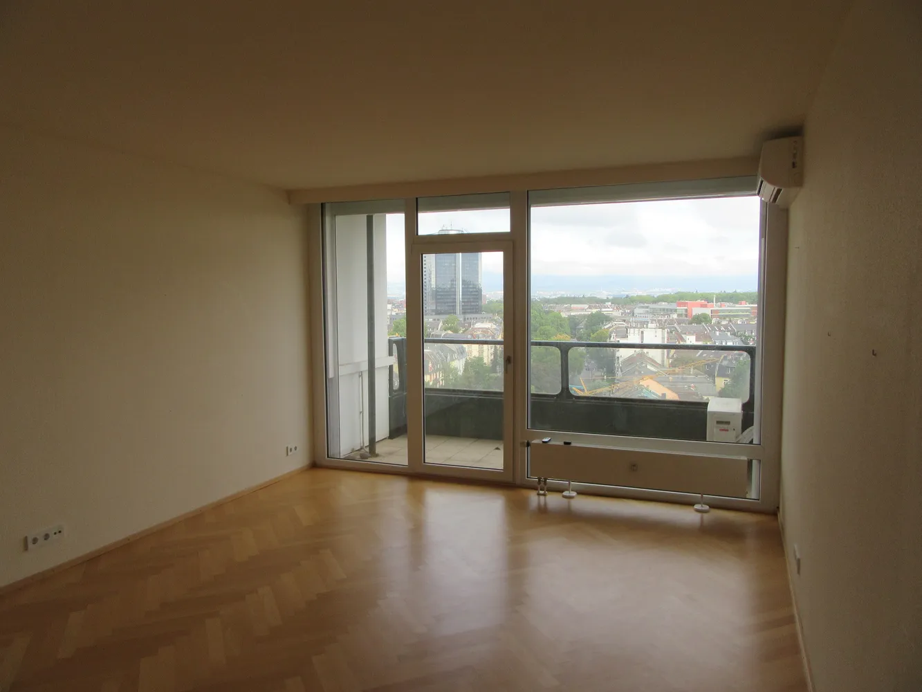 4 Zimmer Wohnung mit 98 m² in Frankfurt am Main – Bild 7