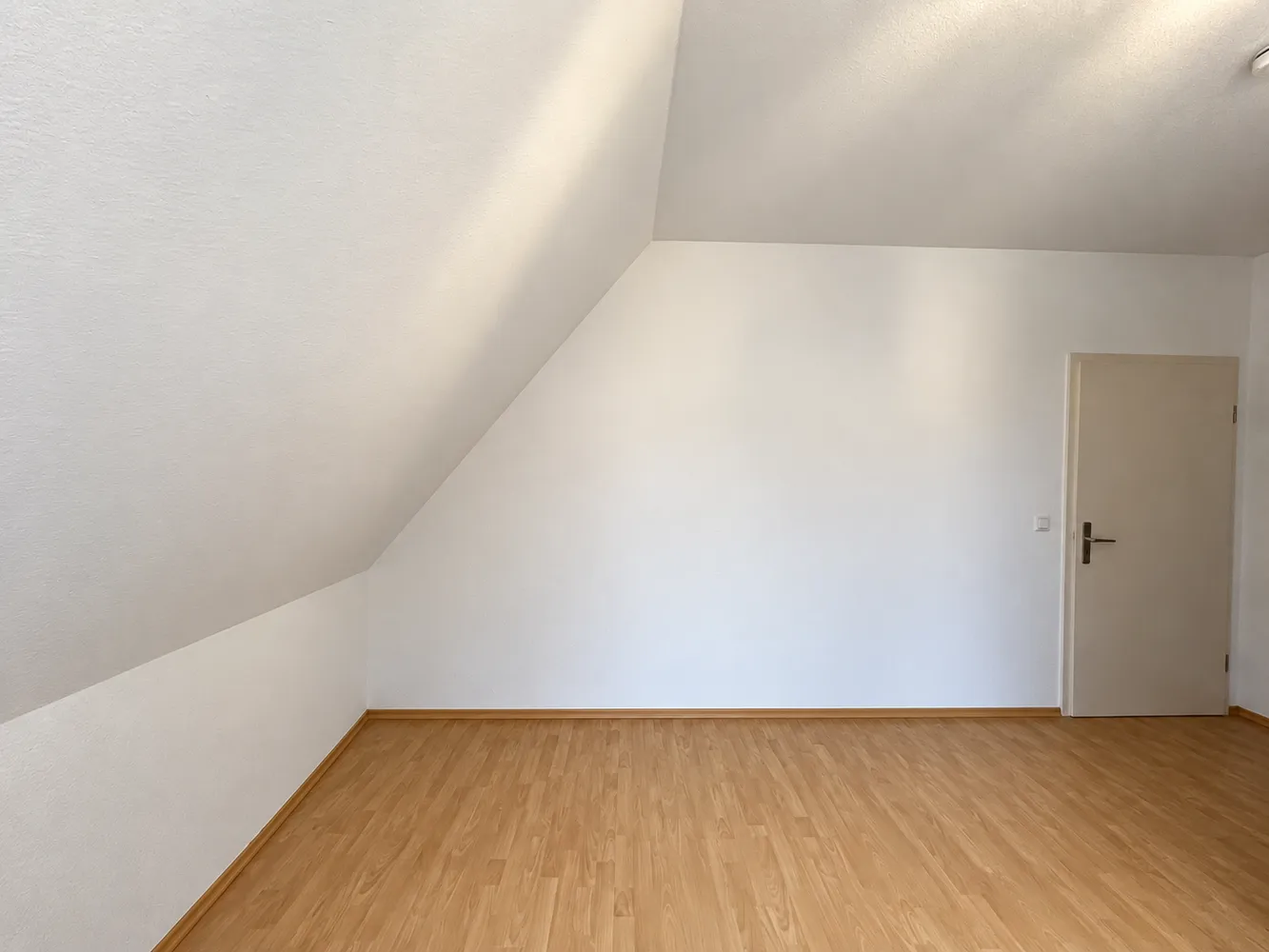 4 Zimmer Wohnung mit 112 m² in Wiesbaden – Bild 4