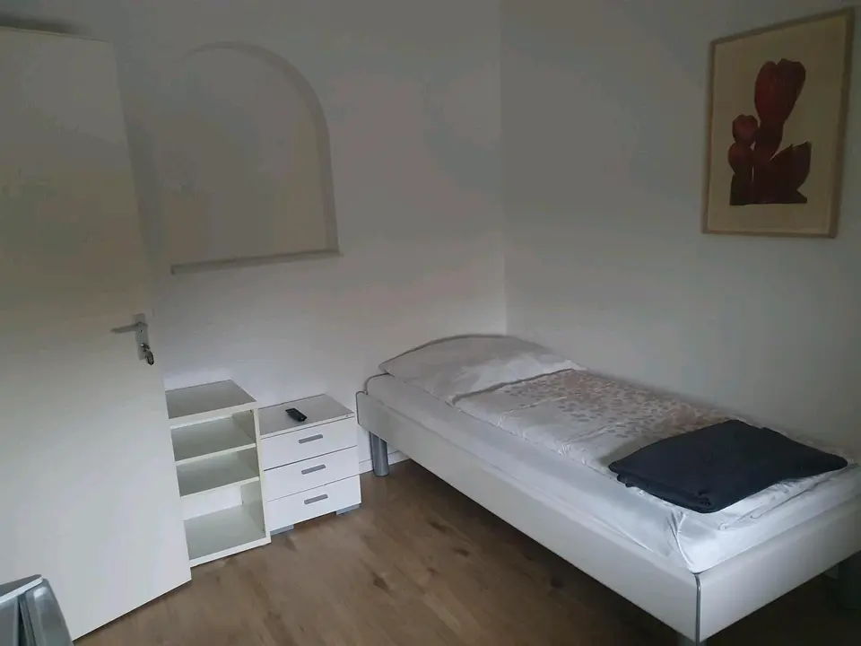 20 Zimmer Wohnung mit 100 m² in Rottenburg am Neckar – Bild 3