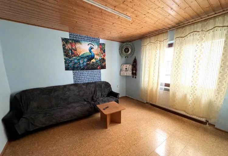 9 Zimmer Wohnung mit 185 m² in Hof – Bild 1