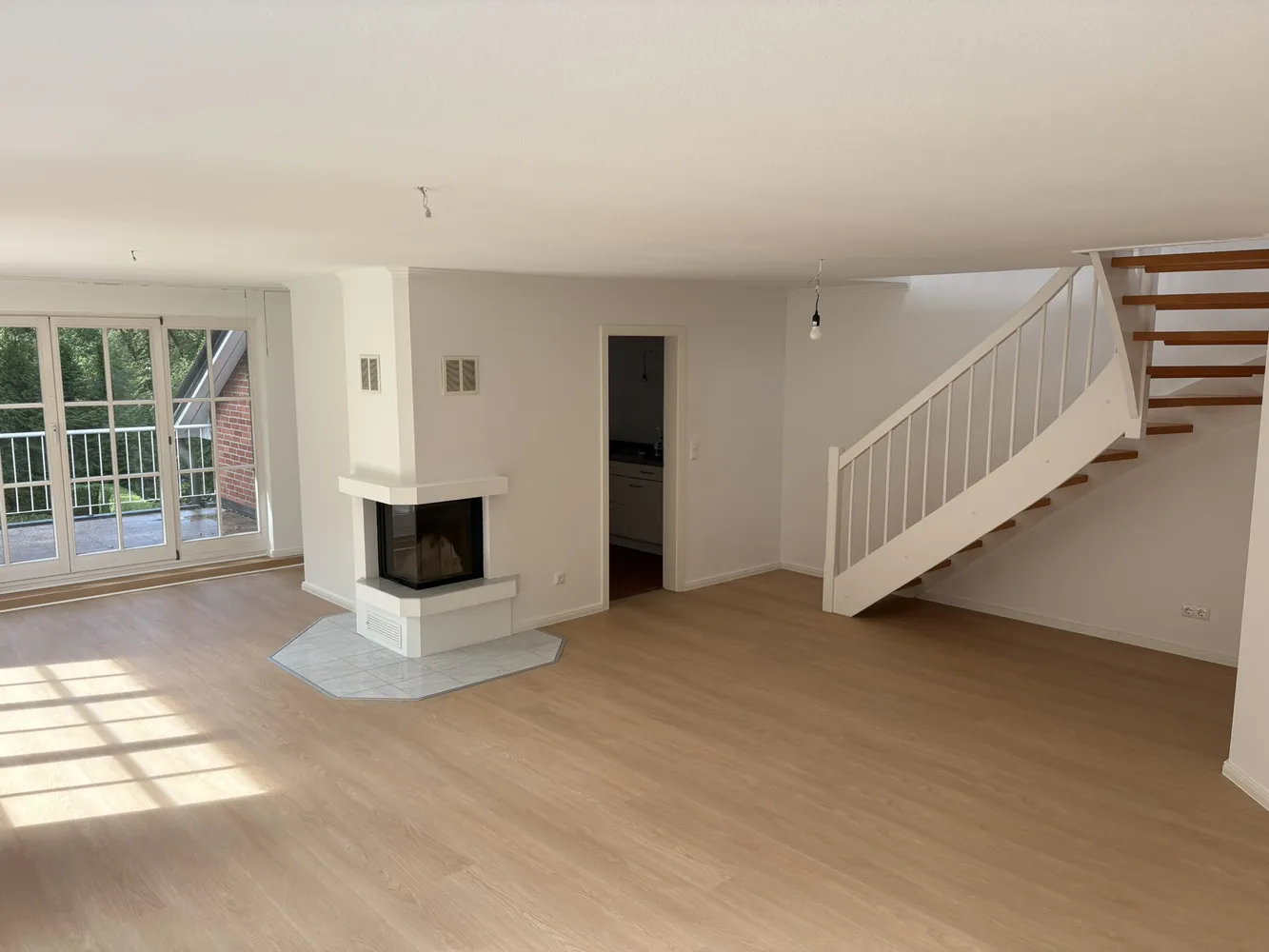 3 Zimmer Wohnung mit 120 m² in Hamburg – Bild 2