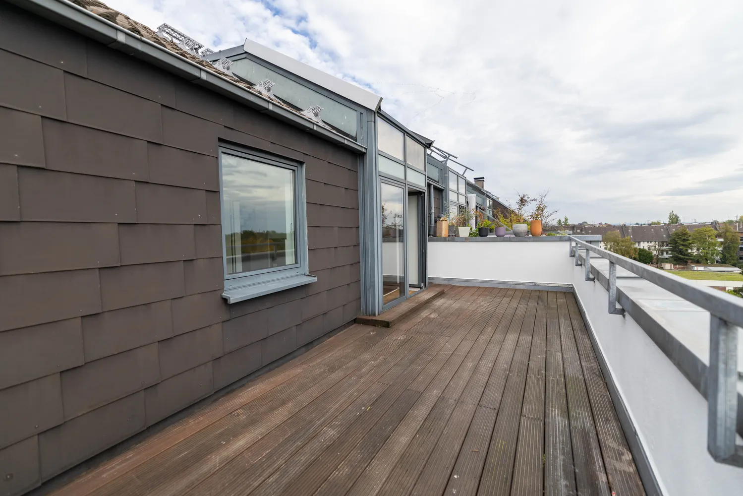 2 room apartment with 83 m² in Düsseldorf – Photo 2