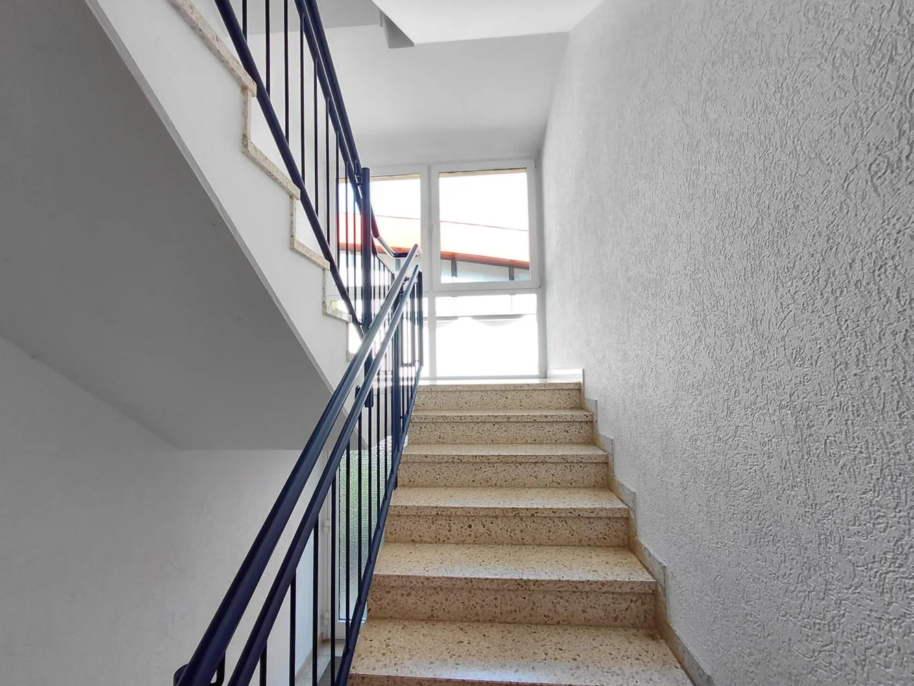 2 Zimmer Wohnung mit 45 m² in Weißenfels – Bild 4