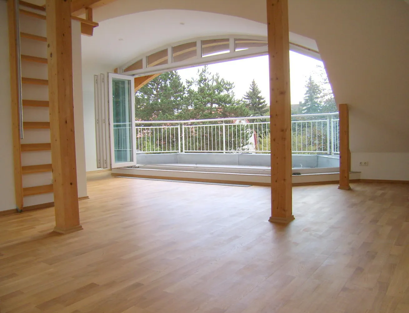 2 Zimmer Wohnung mit 82 m² in München – Bild 2