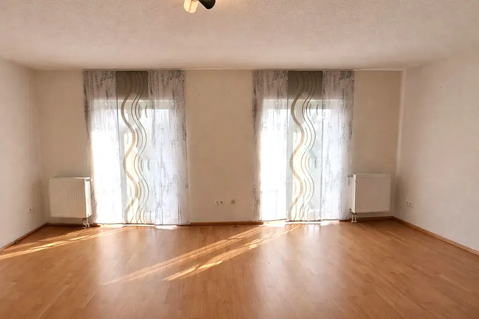 4 Zimmer Wohnung mit 105 m² in Bitterfeld-Wolfen – Bild 1