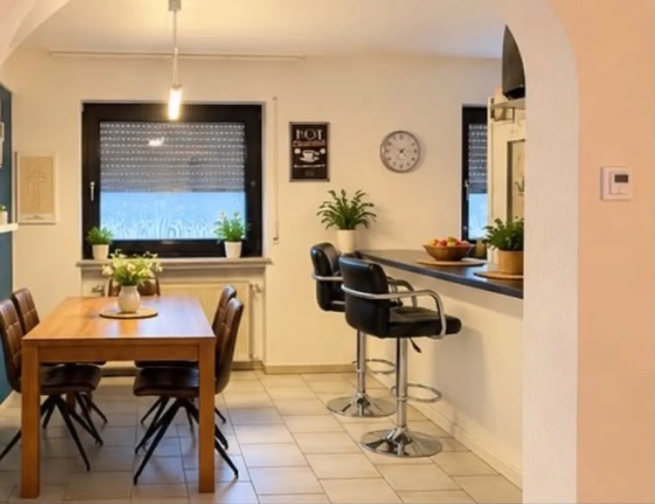 4 Zimmer Wohnung mit 110 m² in Wiesbaden – Bild 2