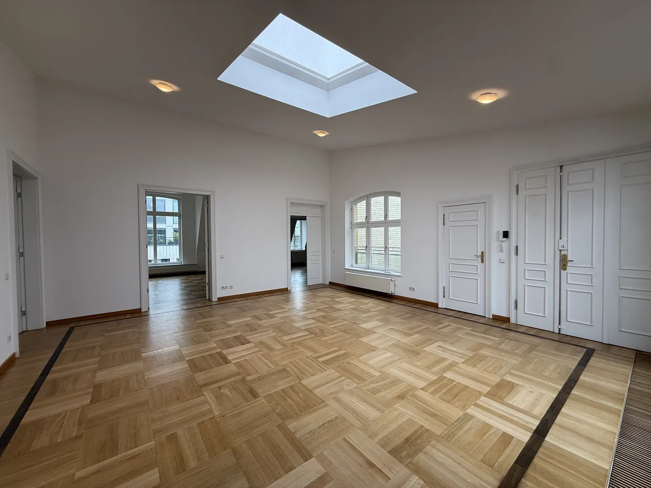 5 Zimmer Wohnung mit 256 m² in Berlin – Bild 5