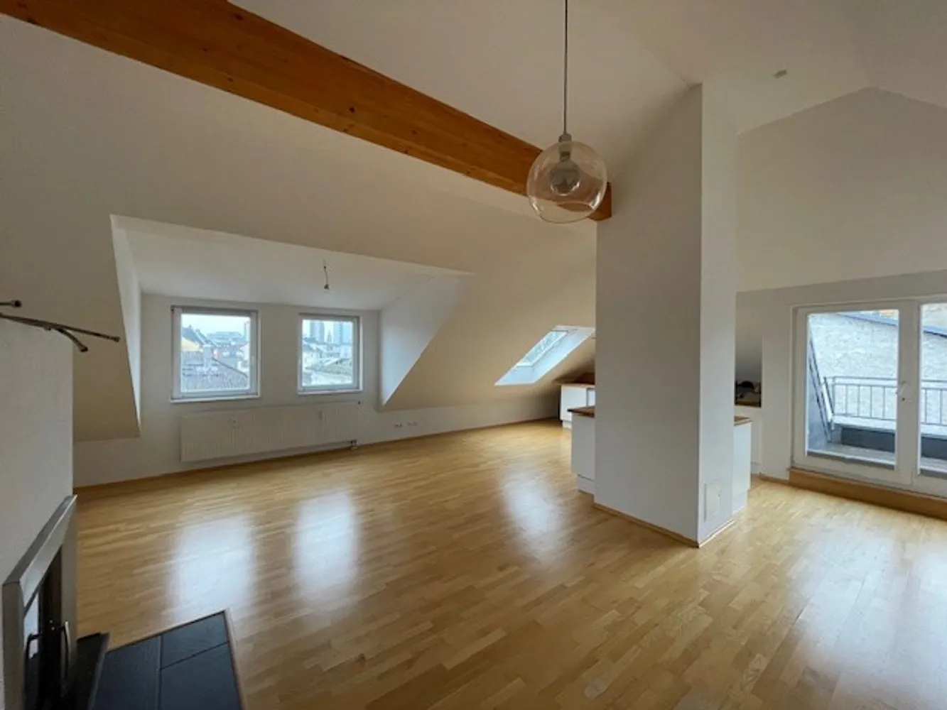 2 room apartment with 80 m² in Frankfurt am Main – Photo 7