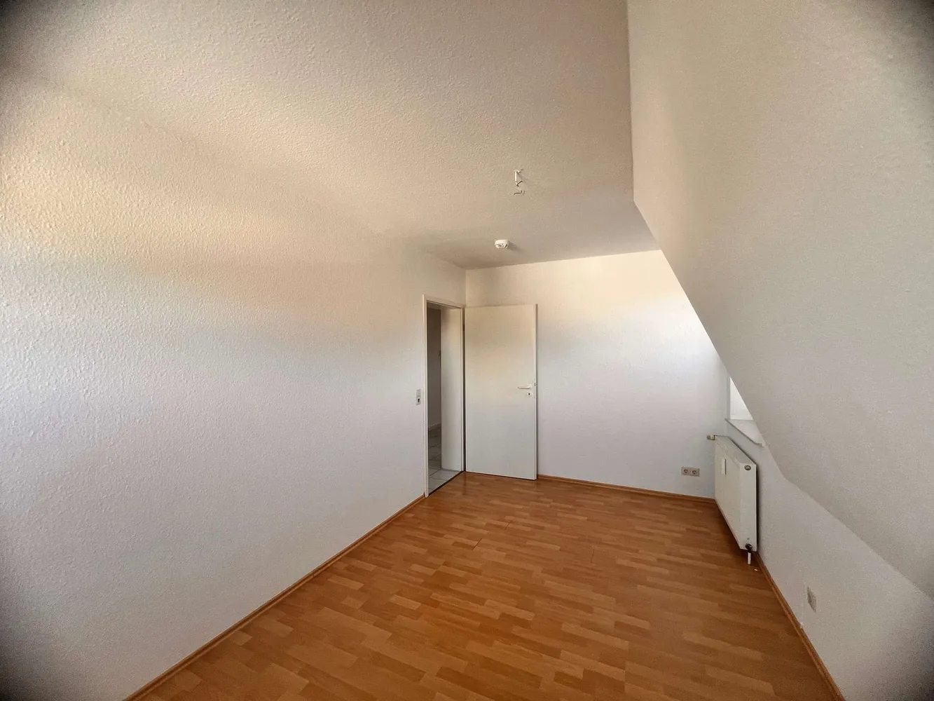 3 Zimmer Wohnung mit 110 m² in Bremerhaven – Bild 2