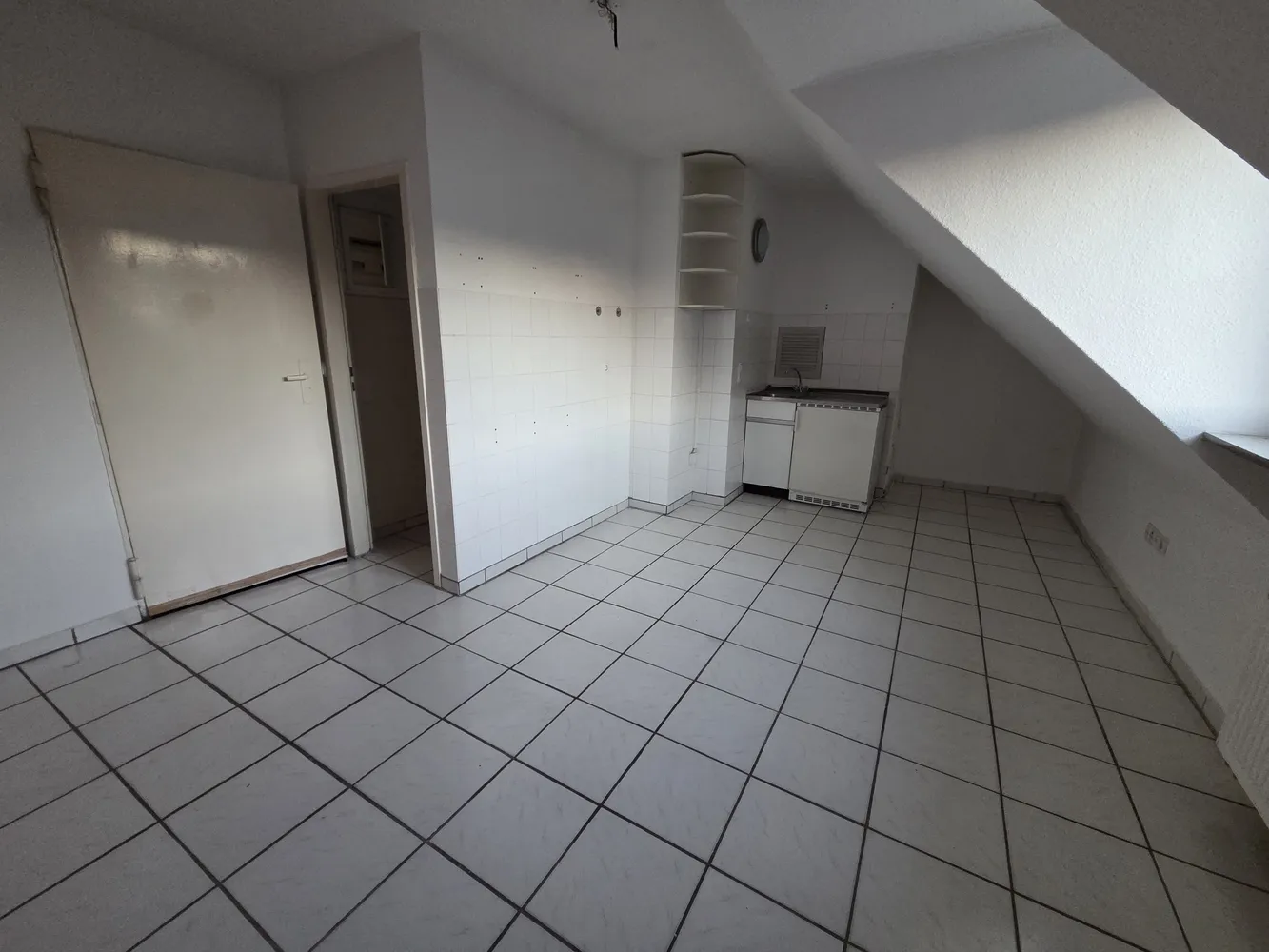 2 Zimmer Wohnung mit 35 m² in Köln – Bild 2