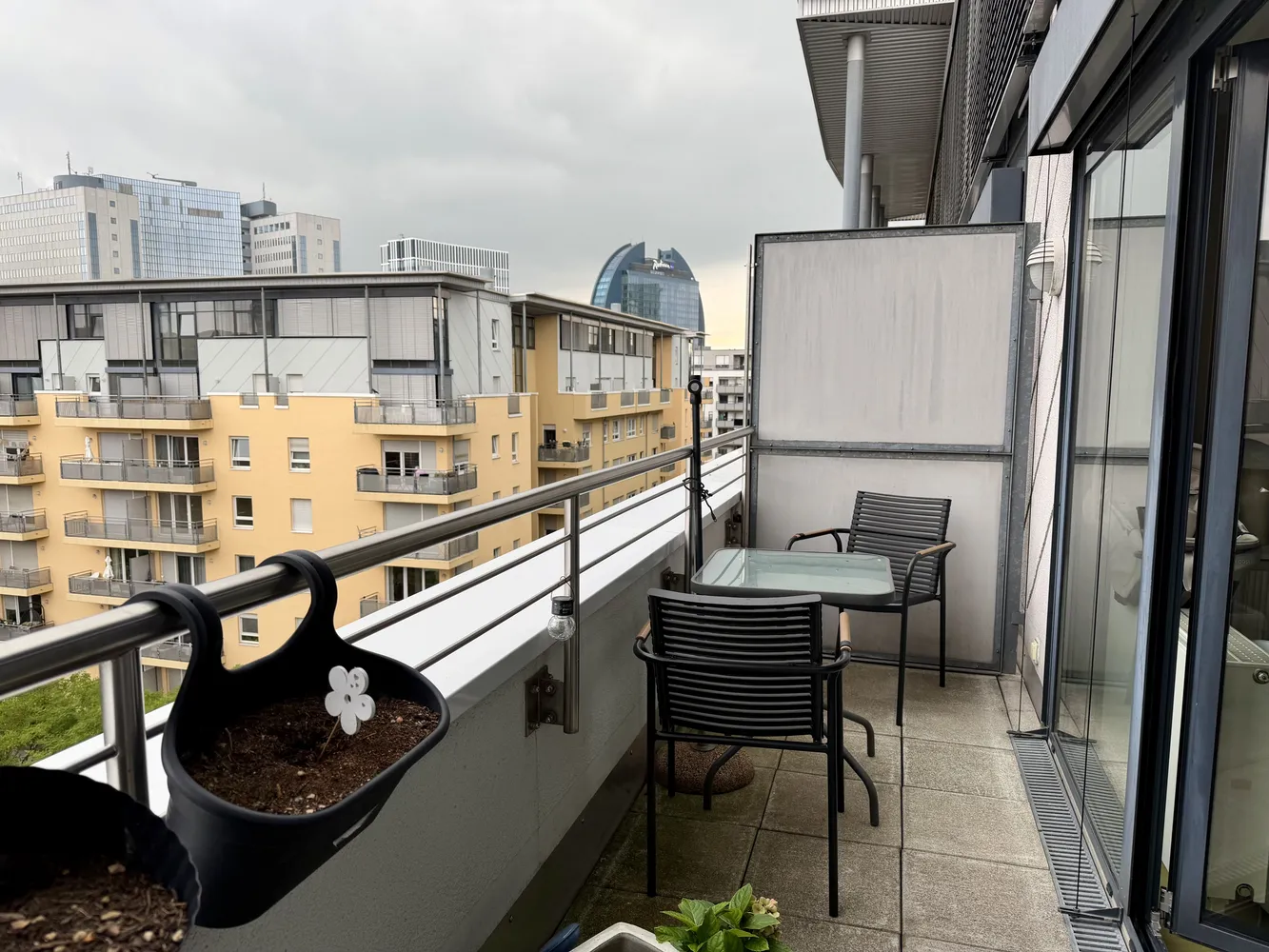 2 Zimmer Wohnung mit 60 m² in Frankfurt am Main – Bild 1