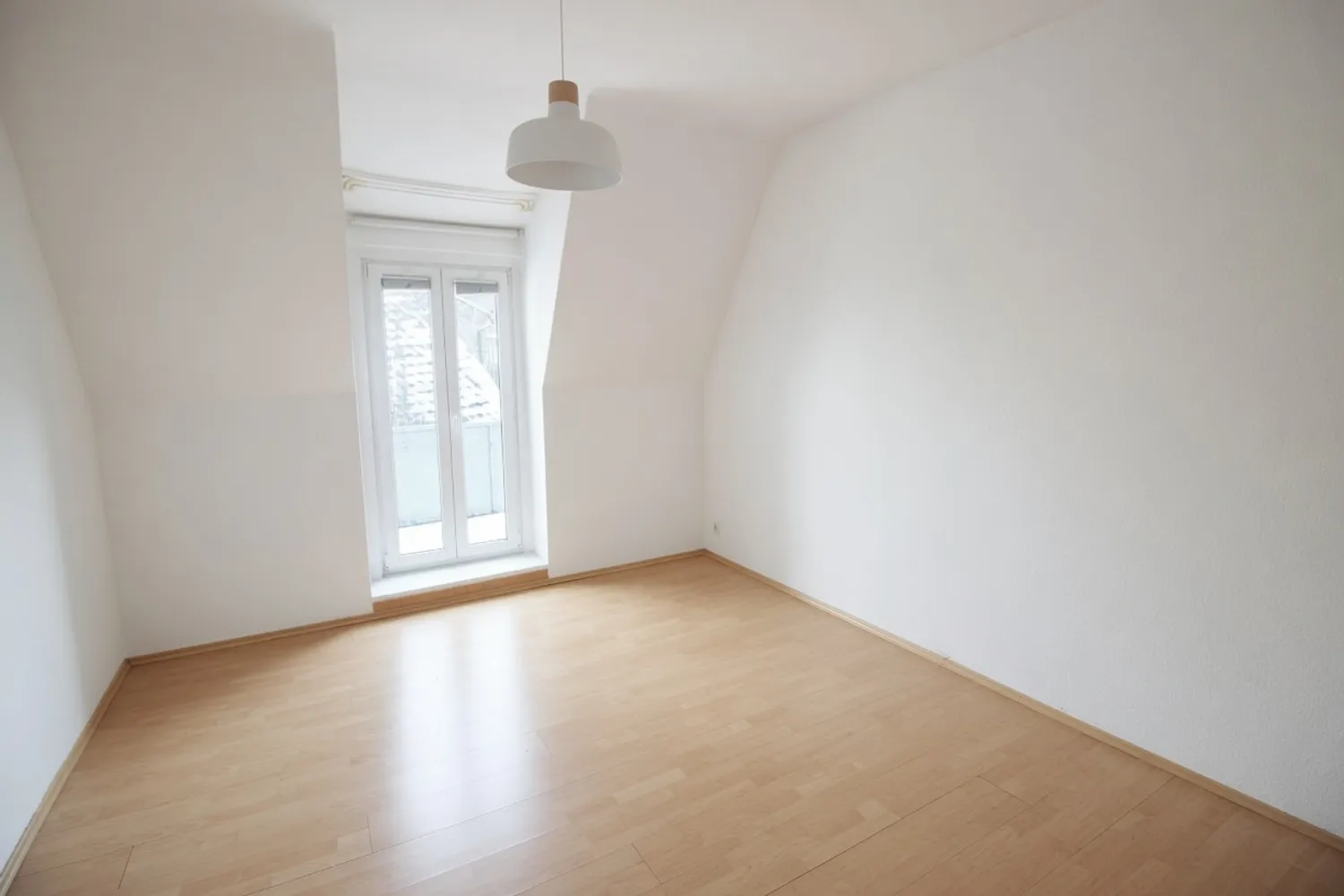 4 Zimmer Wohnung mit 100 m² in Frankfurt am Main – Bild 1