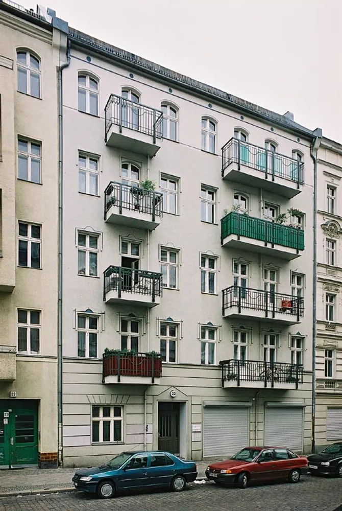 1 room apartment with 38 m² in Berlin – Photo 2