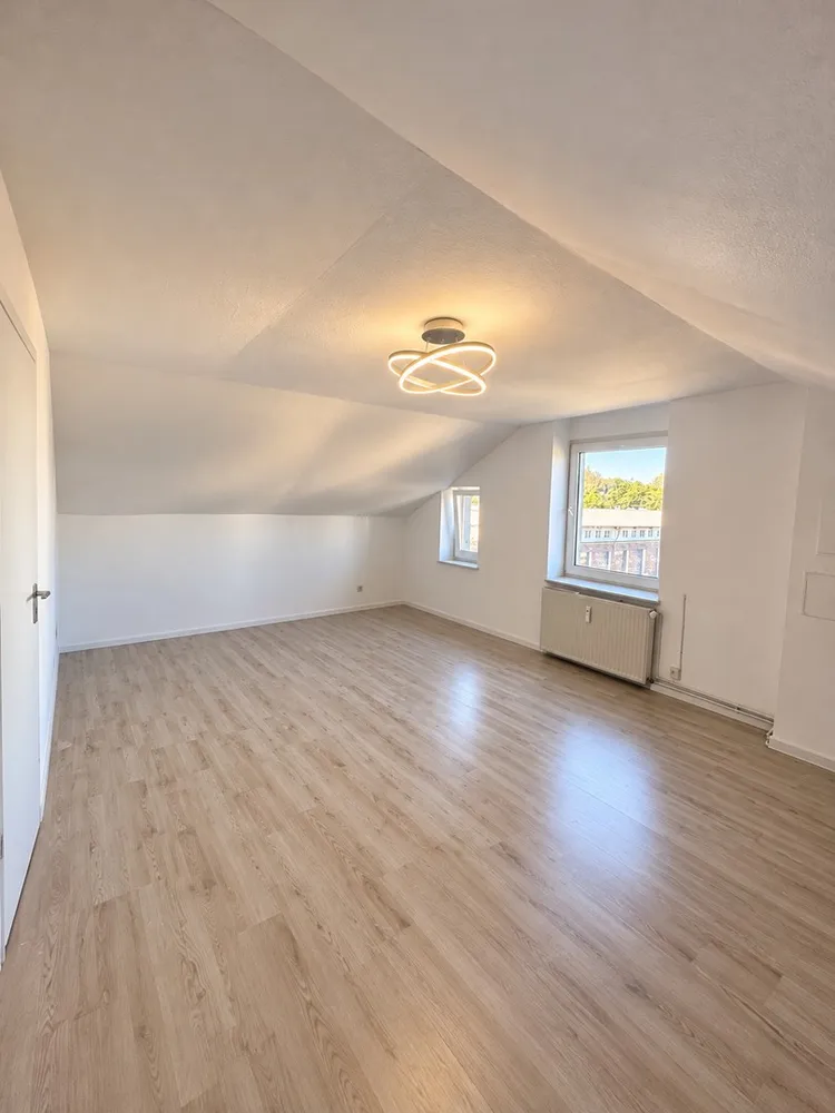 6 Zimmer Wohnung mit 100 m² in Hagen – Bild 1
