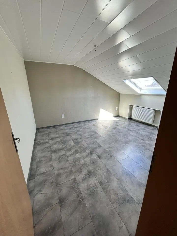 4 Zimmer Wohnung mit 111 m² in Saarbrücken – Bild 1