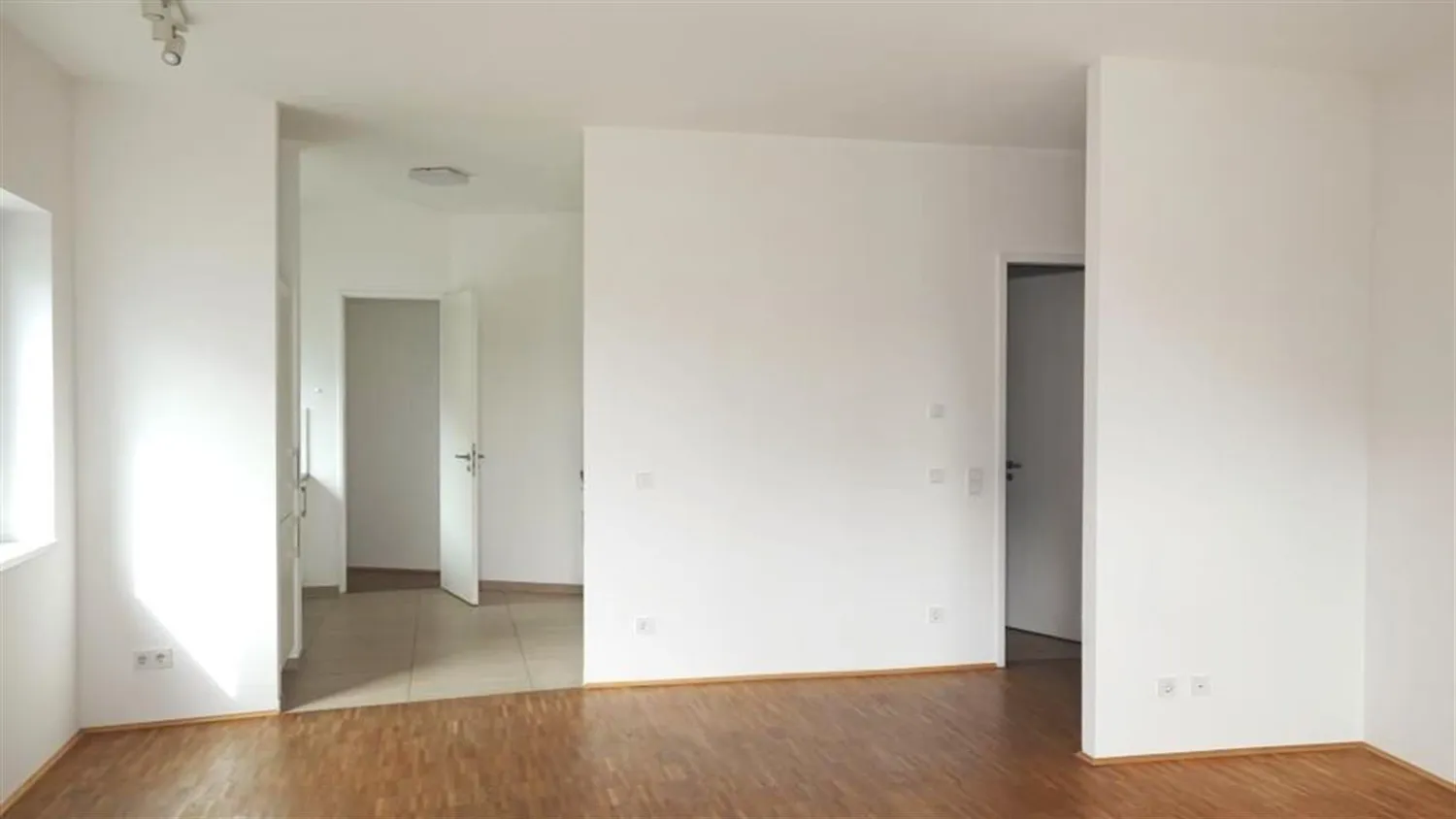 2 Zimmer Wohnung mit 75 m² in Düsseldorf – Bild 4